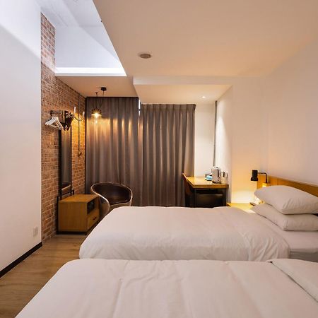 Bluesky Hotel Taichung Exterior photo