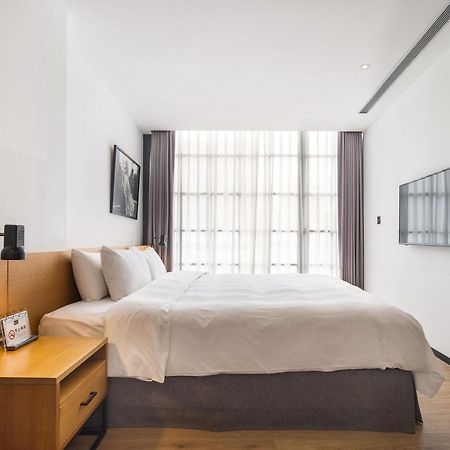 Bluesky Hotel Taichung Exterior photo