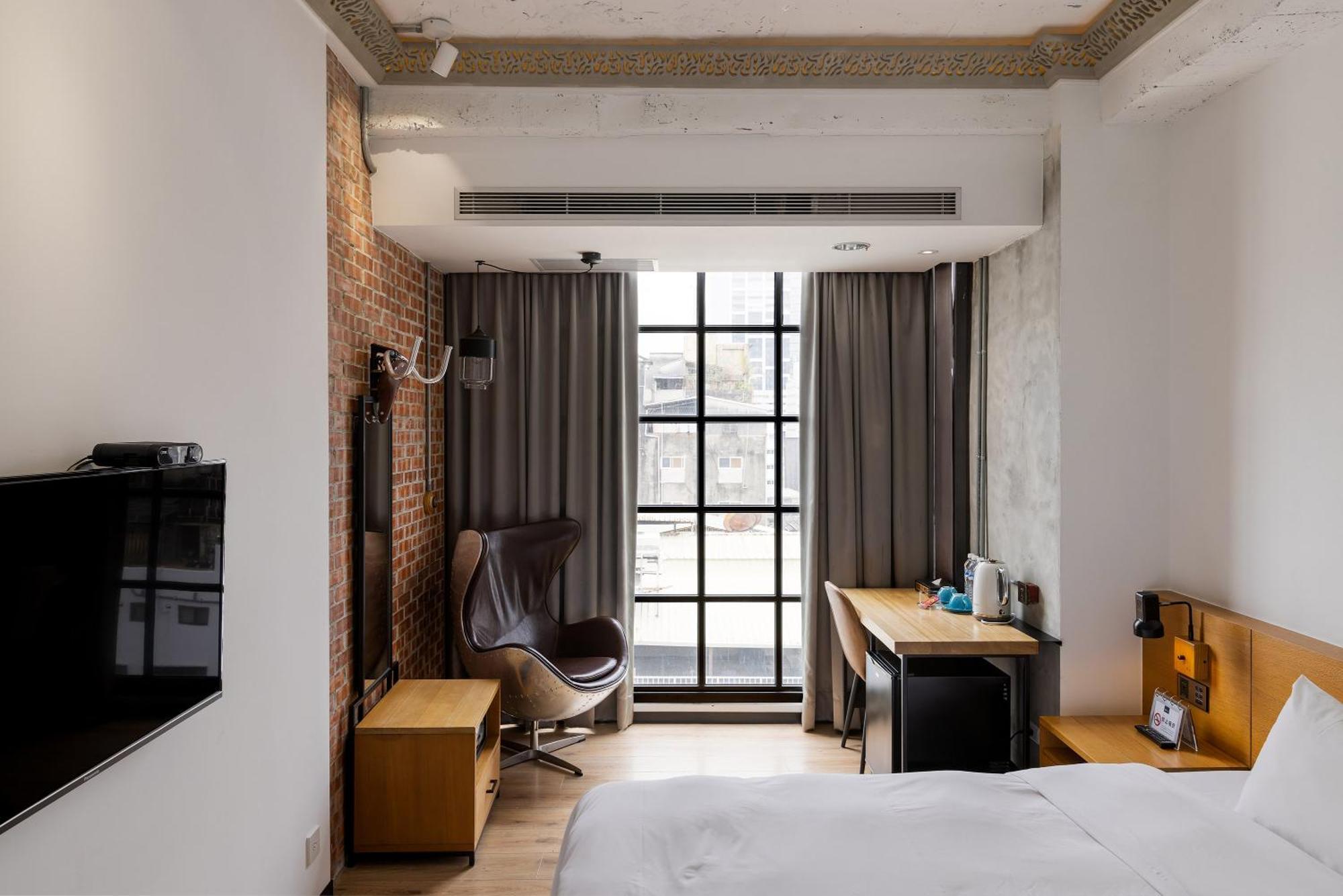 Bluesky Hotel Taichung Exterior photo