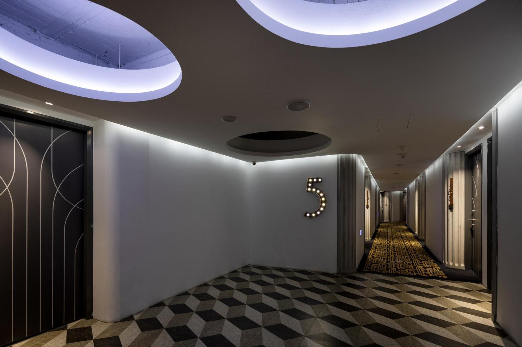 Bluesky Hotel Taichung Exterior photo