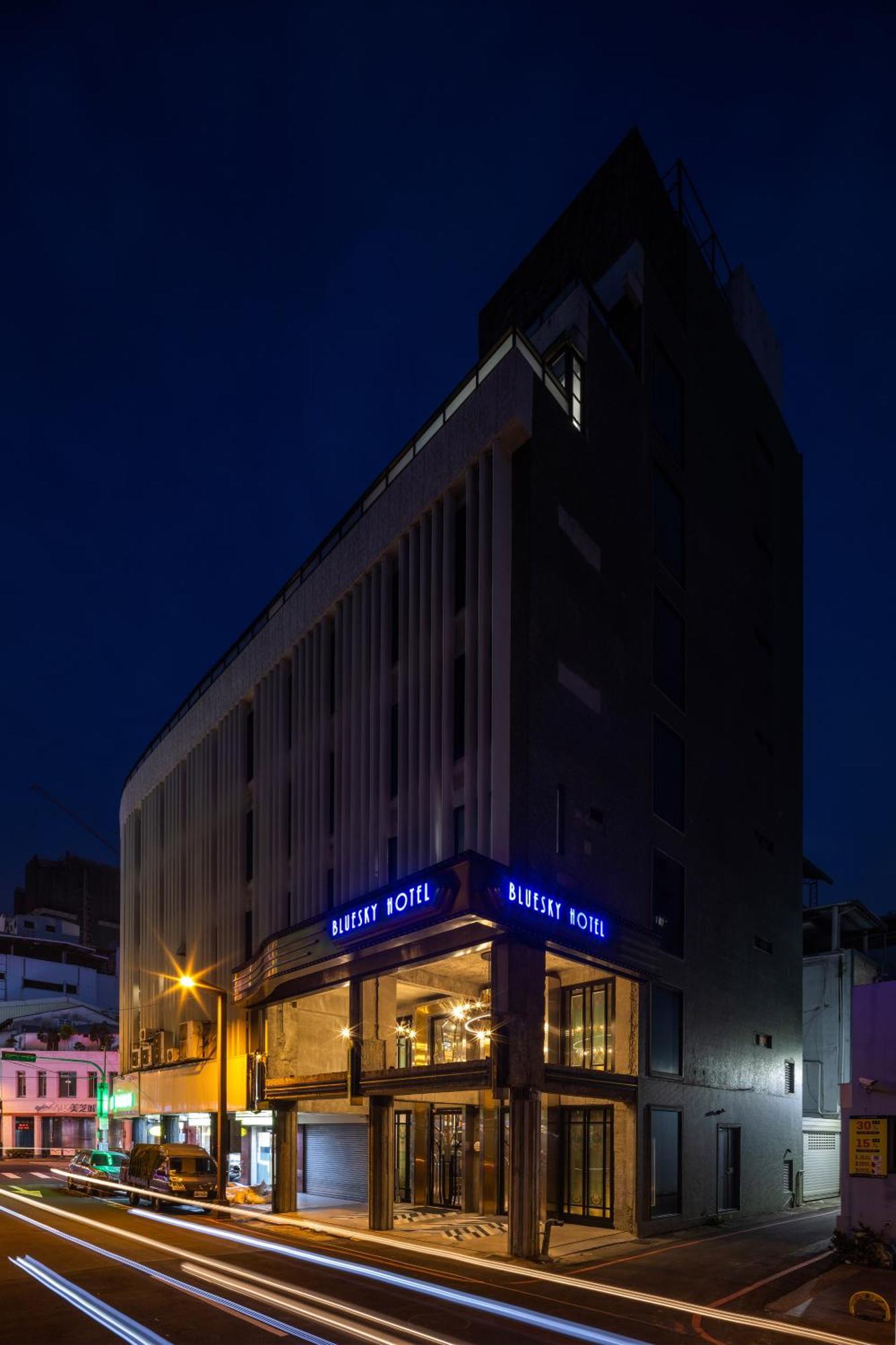 Bluesky Hotel Taichung Exterior photo