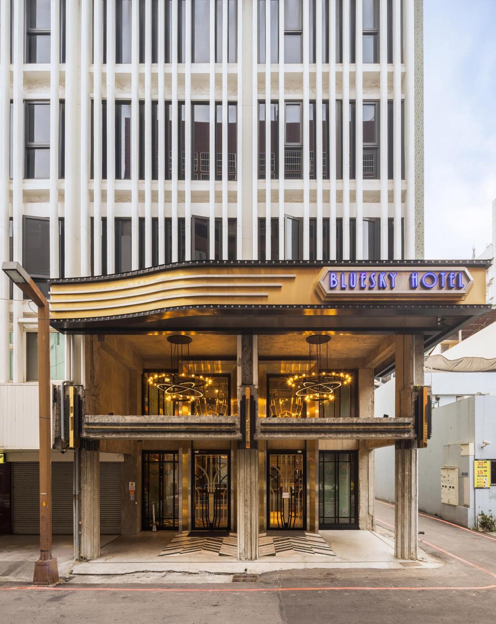 Bluesky Hotel Taichung Exterior photo