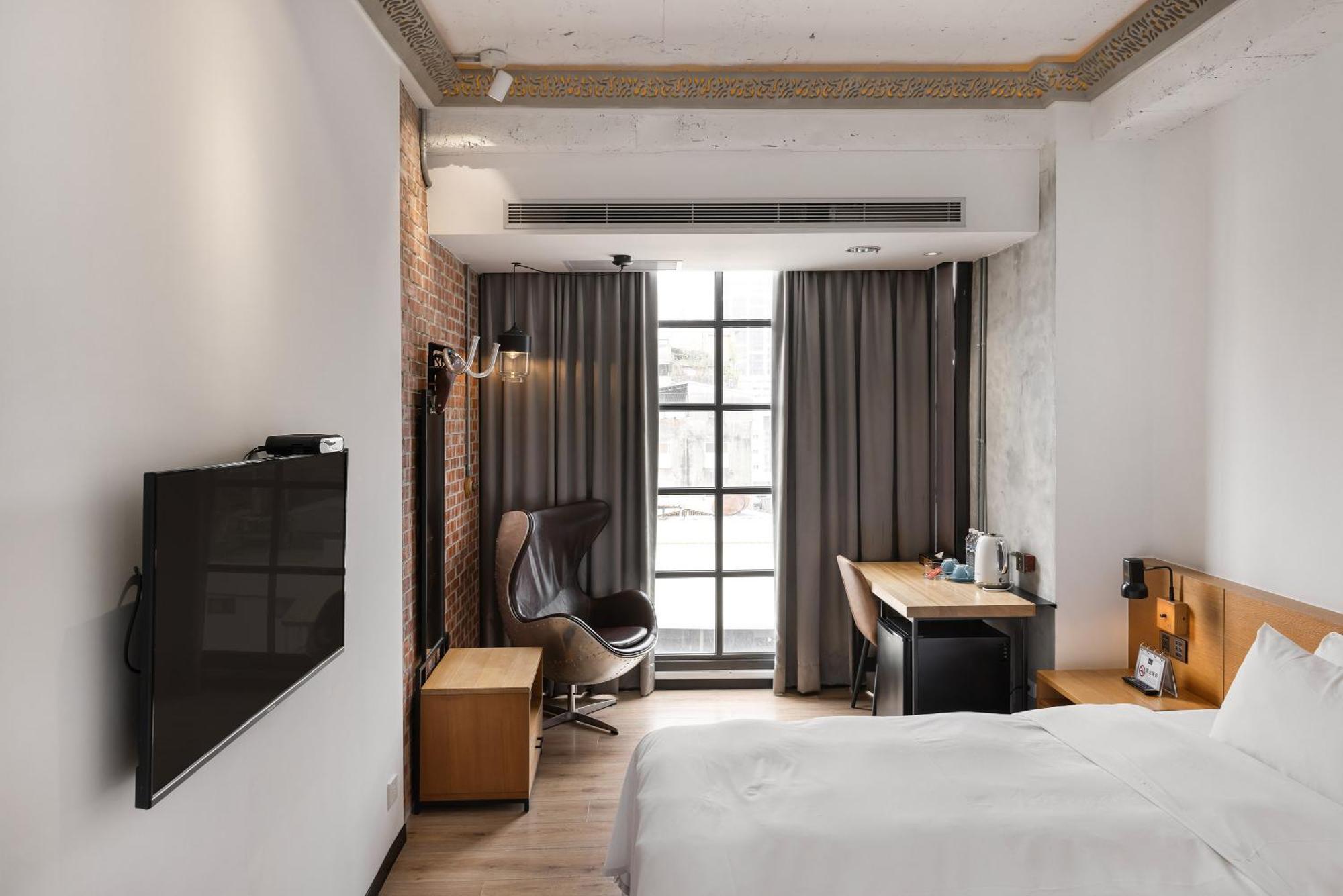 Bluesky Hotel Taichung Exterior photo