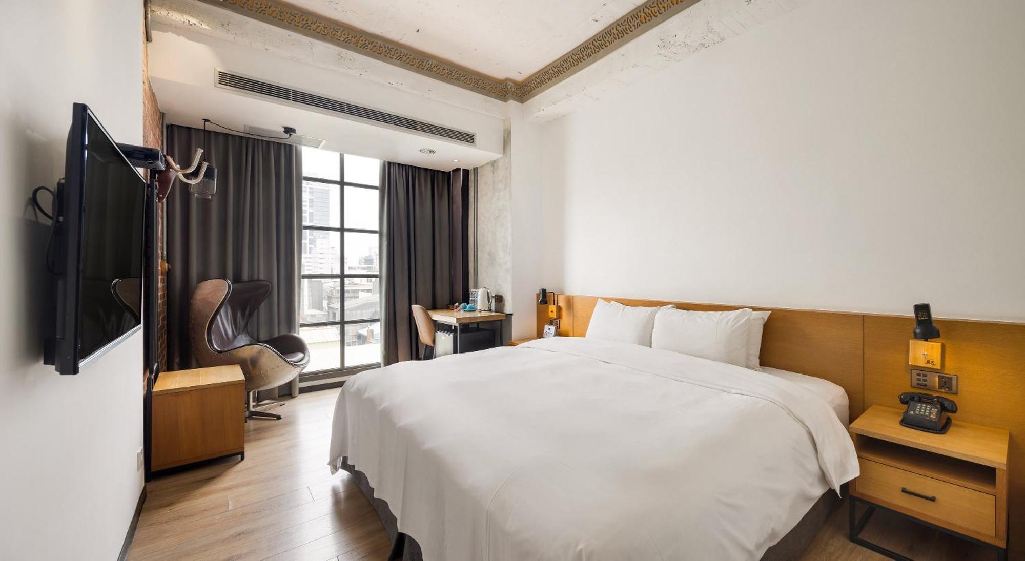 Bluesky Hotel Taichung Exterior photo