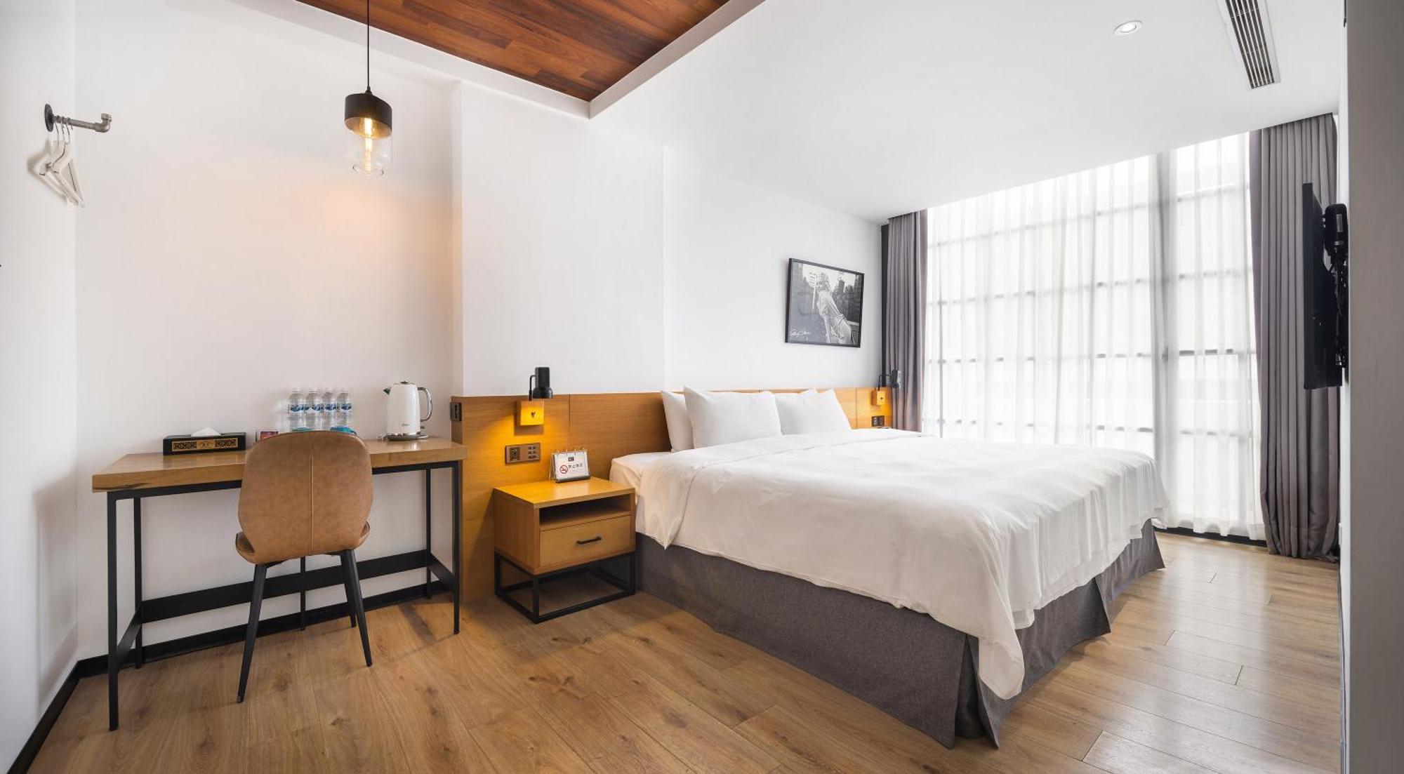 Bluesky Hotel Taichung Exterior photo