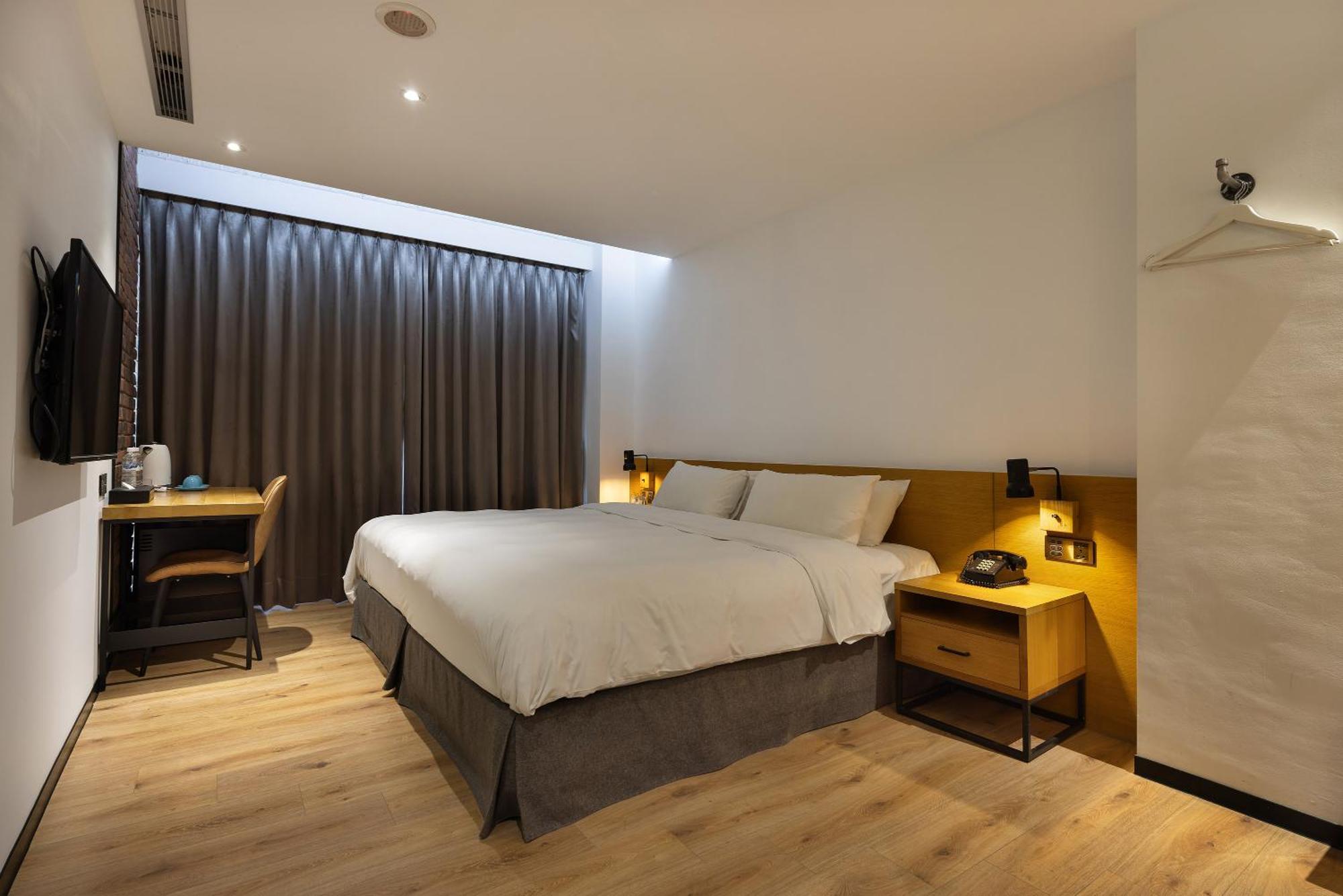 Bluesky Hotel Taichung Exterior photo