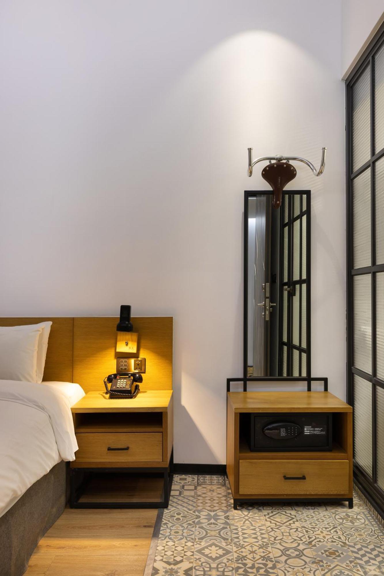 Bluesky Hotel Taichung Exterior photo