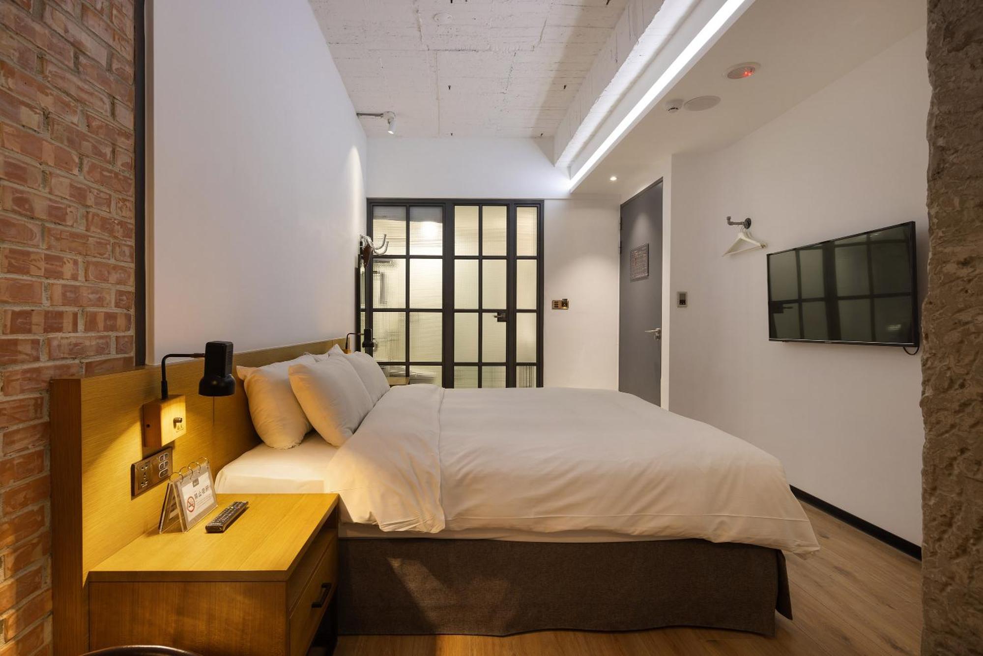 Bluesky Hotel Taichung Exterior photo