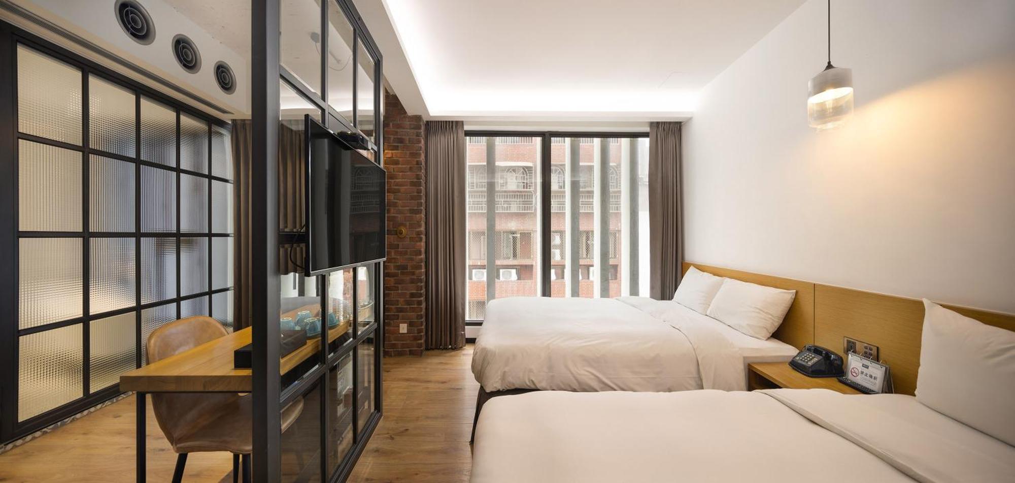 Bluesky Hotel Taichung Exterior photo