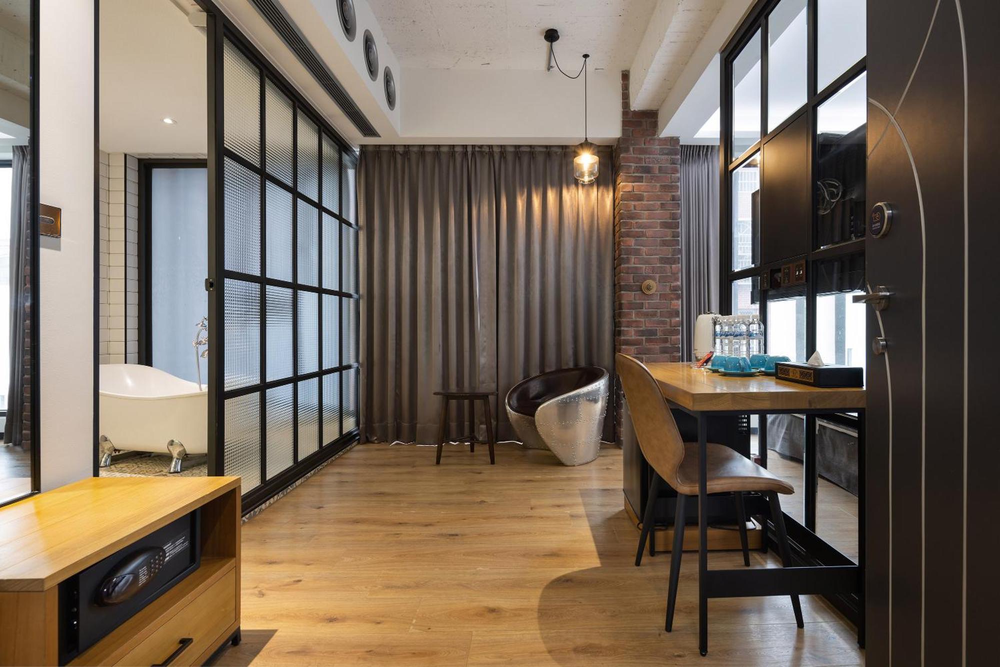 Bluesky Hotel Taichung Exterior photo