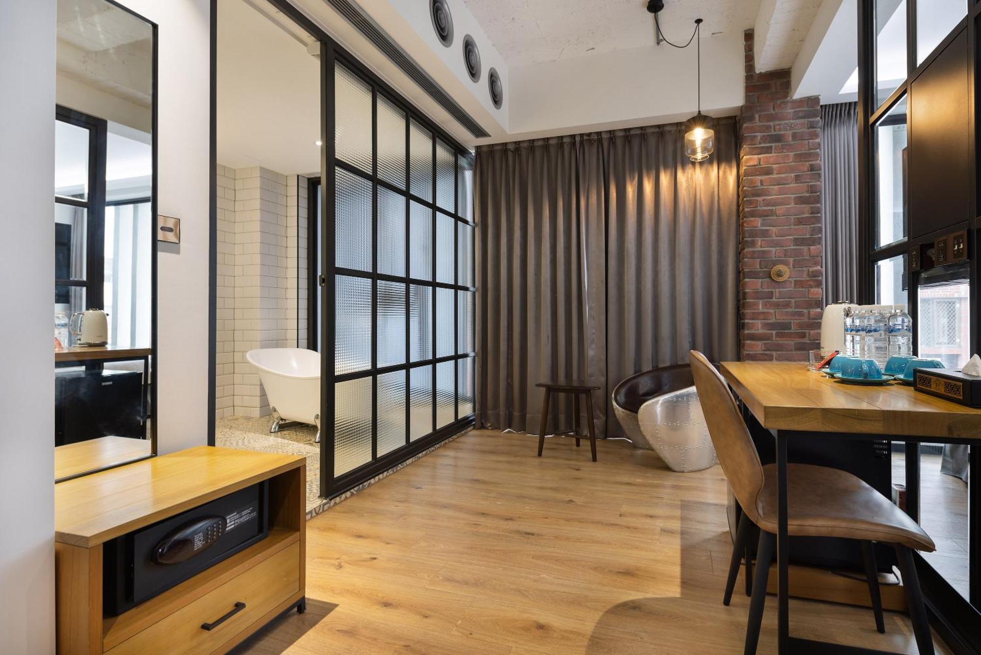 Bluesky Hotel Taichung Exterior photo