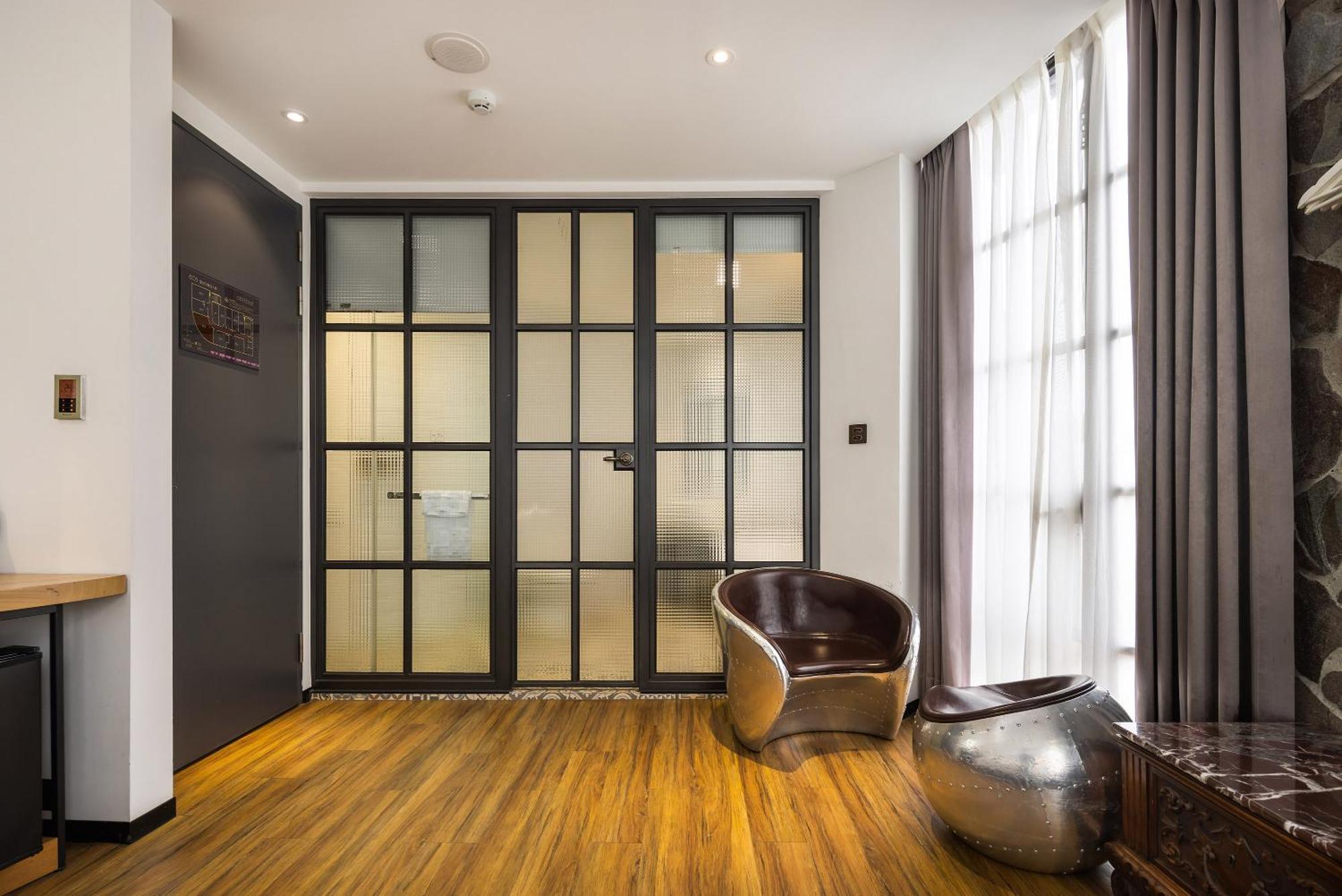 Bluesky Hotel Taichung Exterior photo