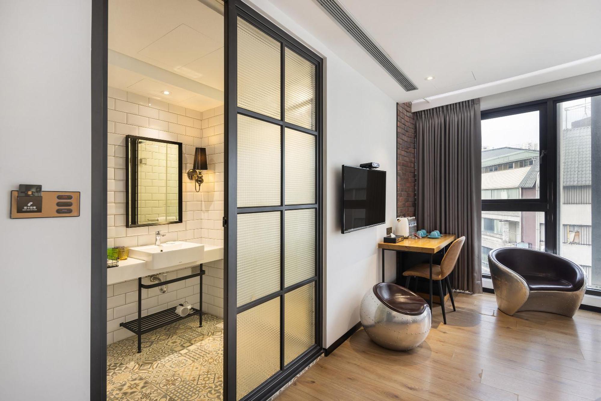 Bluesky Hotel Taichung Exterior photo